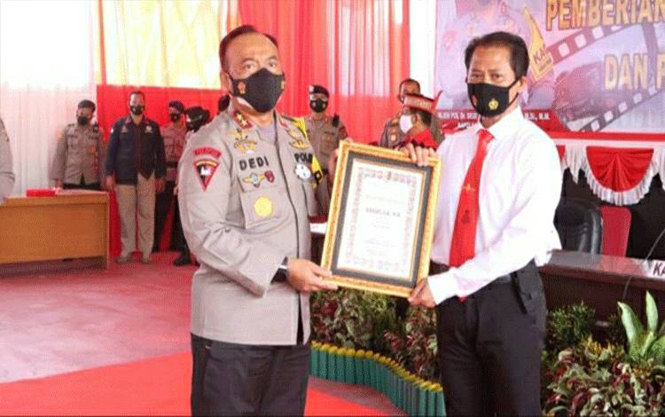 Ini Harapan Kasat Terhadap Personel Satresnarkoba Polres Kapuas Setelah Terima Penghargaan Kapolda