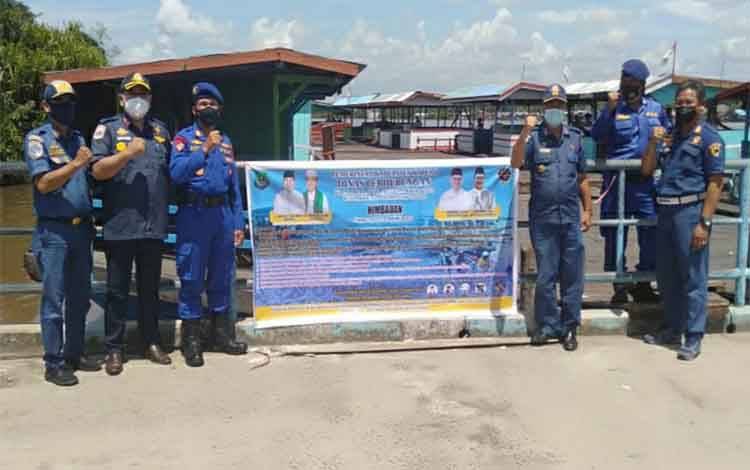Dishub Kapuas dan Satpolair Kembali Cek Feri Penyeberangan dan Sosialisasi Prokes