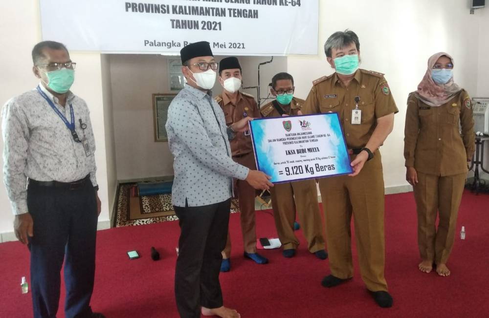 Pemprov Kalteng Serahkan Bantuan ke LKS Budi Mulya