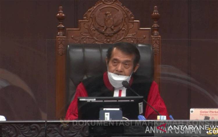 MK Nyatakan UU Cipta Kerja Bertentangan dengan UUD 1945