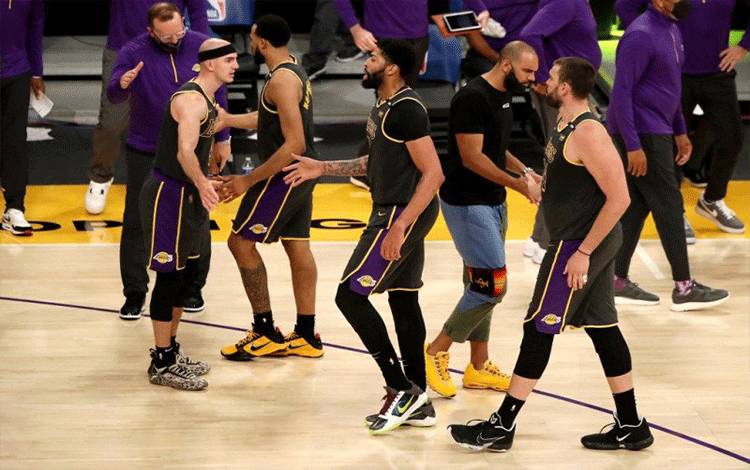 Jazz Hentikan Spurs, Lakers Menang Tanpa LeBron James