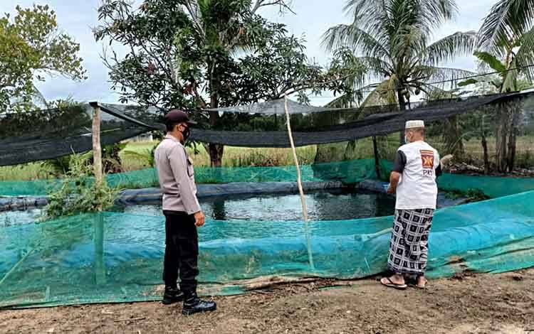 Dukung Ketahanan Pangan, Polsek Selat Sambangi Pembudidaya Ikan
