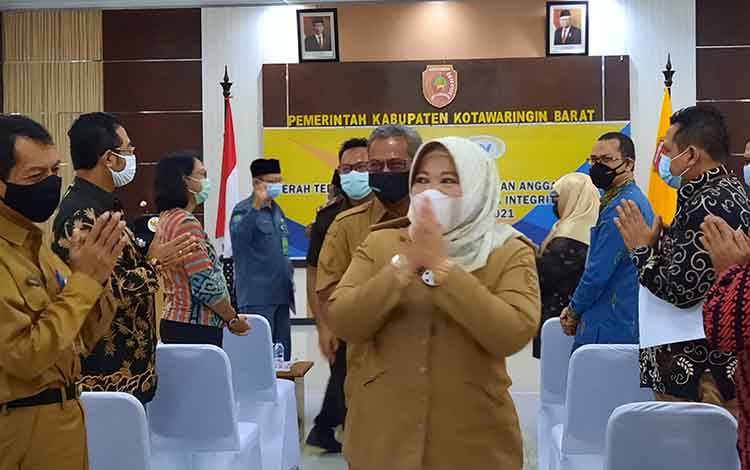 Bupati Kobar Keluarkan Aturan Tentang Pembatasan Buka Bersama dan Larangan Open House