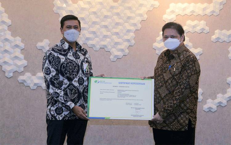 Sambut Inpres Jamsostek, Menko Perekonomian Dorong Perlindungan Penerima KUR Kecil
