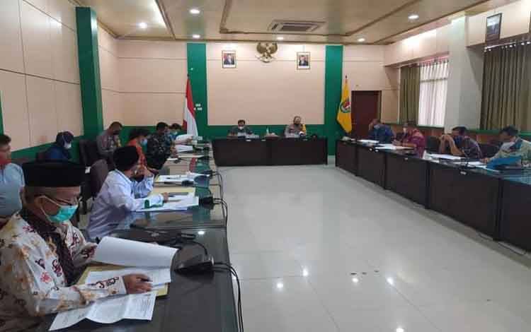 Pemkab Katingan Rapat Bahas Perkembangan Covid-19