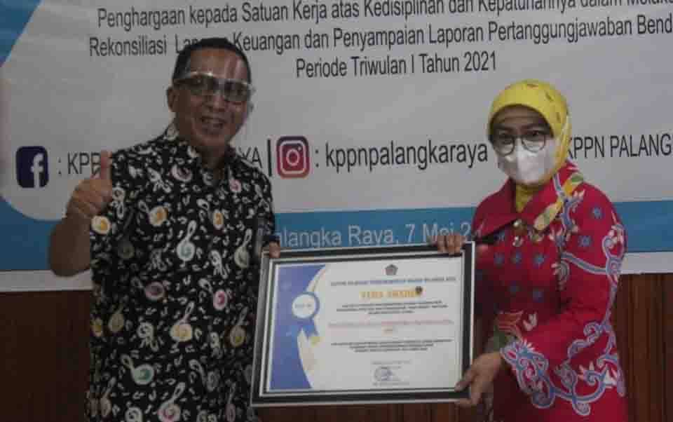 Disdagperin Kalteng Sabet Penghargaan Vera Award