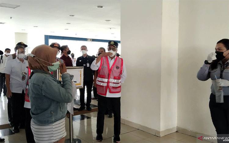 Menhub: Kasus COVID-19 di Negara Tetangga Lebih Parah dari Indonesia