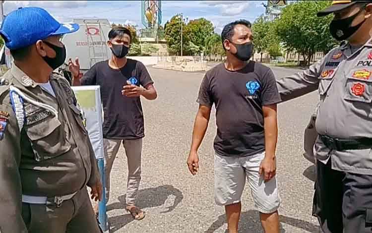 Tidak Membawa Keterangan Negatif Covid-19, Pelintas Ini Ngotot Ingin Masuk Kalteng