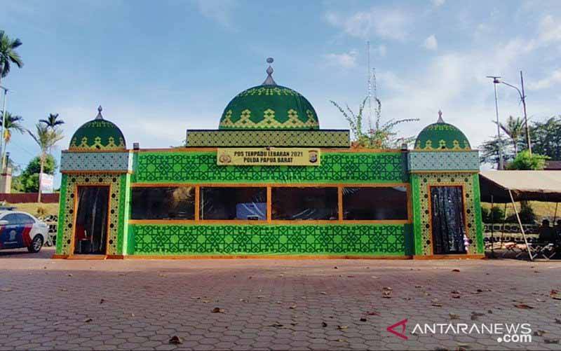 Pos Terpadu Lebaran Polda Papua Barat Mirip Masjid