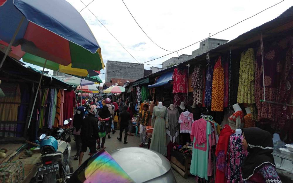 Jelang Idul Fitri, Toko Pakaian di Kereng Pangi Disebu Warga