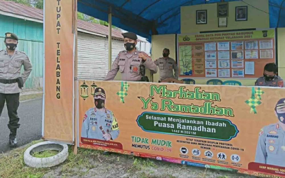 Operasi Ketupat Telabang, Personel Pospam Bagugus Imbau Warga Tidak Mudik