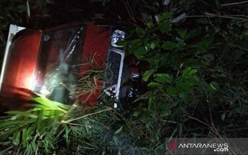 Sopir Mobil Boks Tewas Dalam Kecelakaan Tunggal