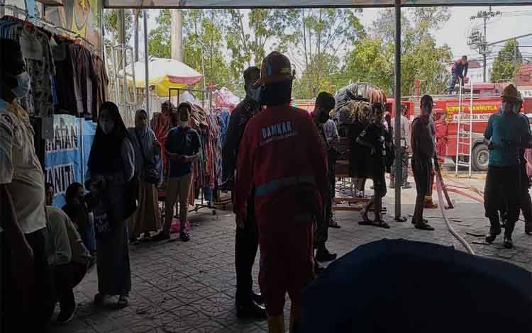 Lalai Bakar Sampah, Gudang Toko Baju Terbakar