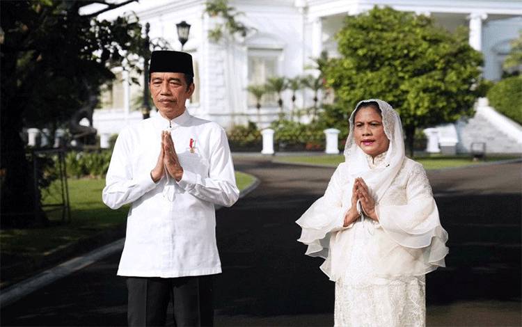 Jokowi dan Ibu Negara Iriana Ucapkan Selamat Idul Fitri