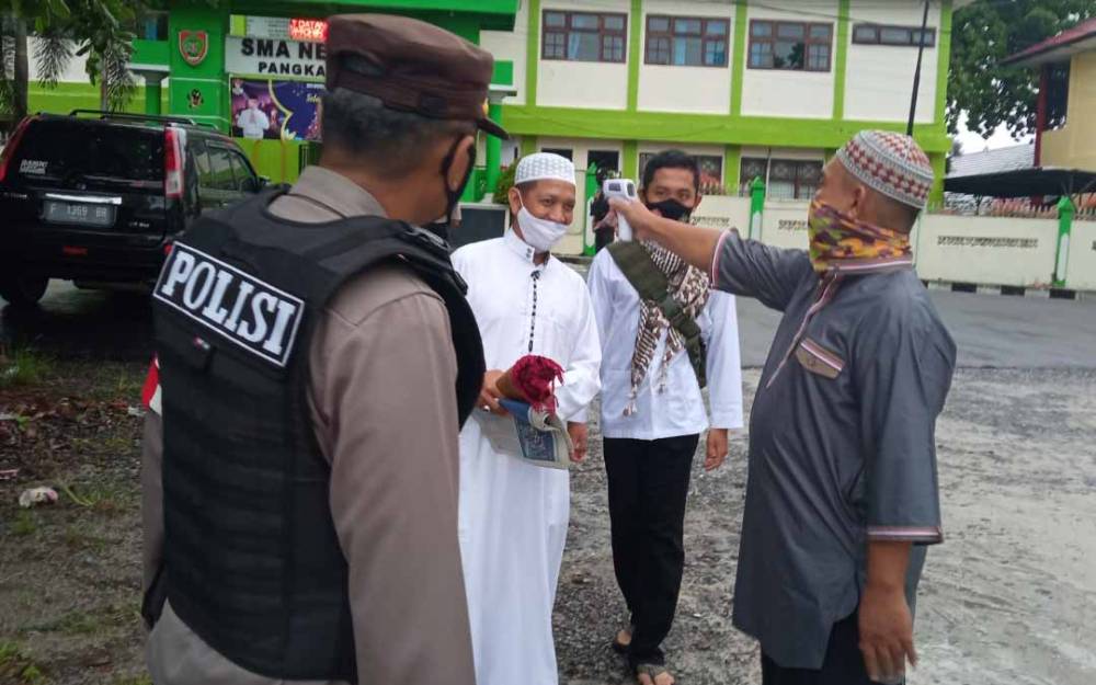 Diguyur Hujan Gerimis, Tidak Banyak Jamaah Salat Idul Fitri di Lapangan Tarmili