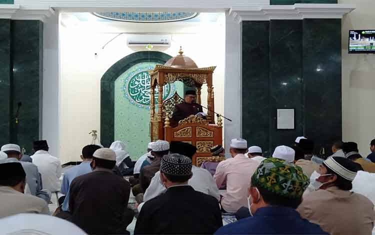 Khatib Salat Id Masjid Al Gufron Kasongan Serukan Semua Umat Jaga Perstuan dan Kesatuan