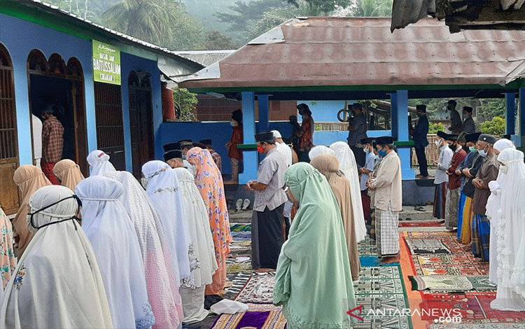 Penganut Islam Aboge di Banyumas Baru Laksanakan Salat Id Hari ini