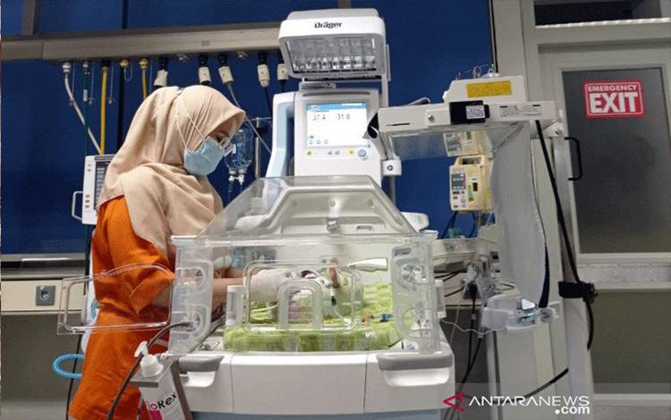 Kesedihan 'Termantap' Perawat Saat Kumandang Takbir