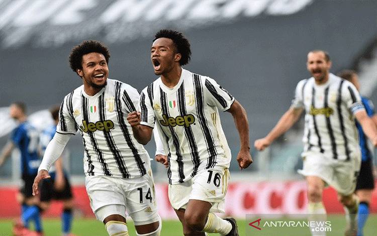 Cuadrado Pimpin Juve Menangi Derby d'Italia, Tembus 4 Besar