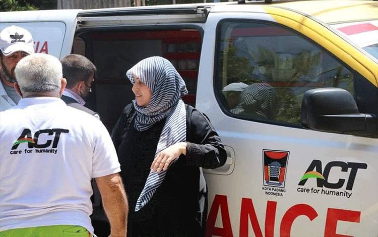Viral, Ambulans Bantuan Warga Padang Turut Evakuasi Korban di Palestina