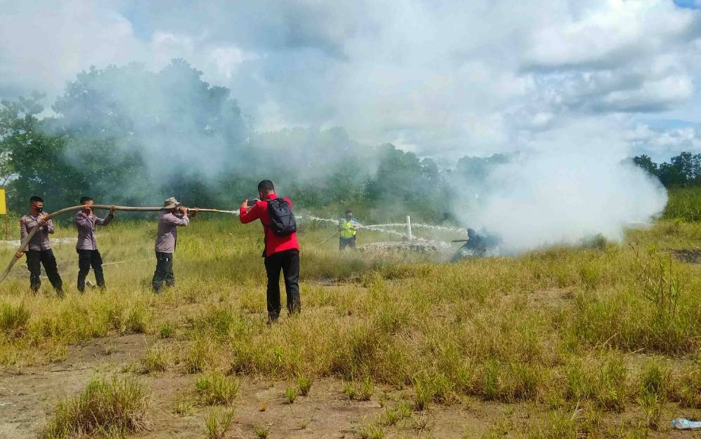 Tim Siaga Karhutla Polda Kalteng Latihan Penggunaan Alat Pemadam