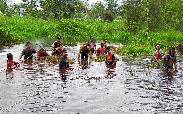 Sampah Rumah Tangga Jadi Salah Satu Penyebab Terjadinya Banjir