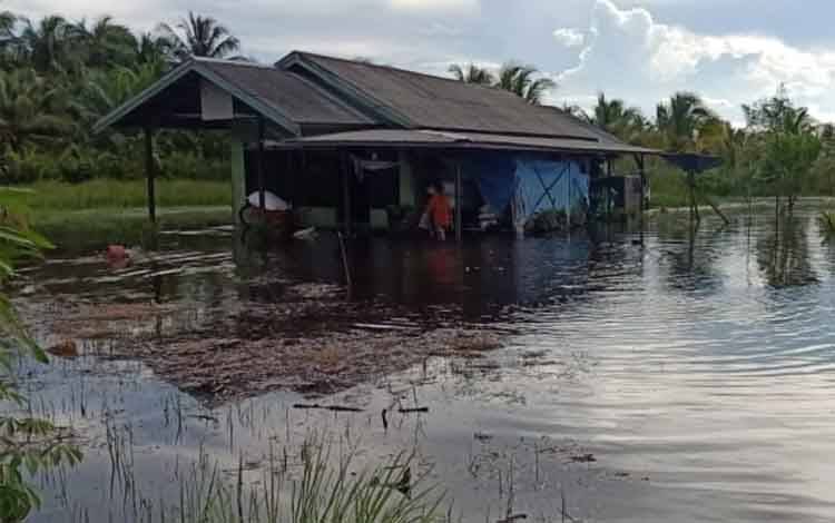 Puluhan Rumah Warga Desa Lampuyang Juga Terendam Banjir