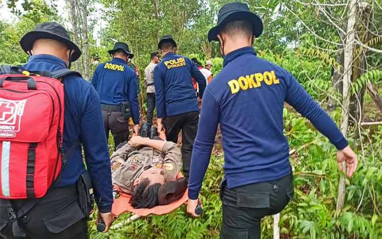 Biddokkes Polda Kalteng Kawal Personel Tangani Karhutla