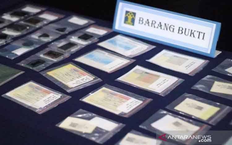 5 WNA Pemalsu Dokumen Keimigrasian Ditangkap