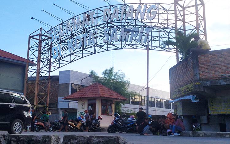 Wisatawan Susur Sungai Mentaya Resah Keberadaan Preman di Dermaga Habaring Hurung