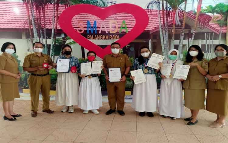 Siswa SMAN 2 Palangka Raya Torehkan Medali Emas Tingkat Internasional