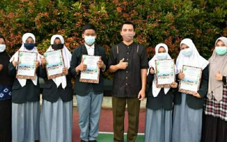 MAN Kapuas Masuk 10 Besar Sekolah Teraktif Ikuti Kompetisi Matematika Secara Daring