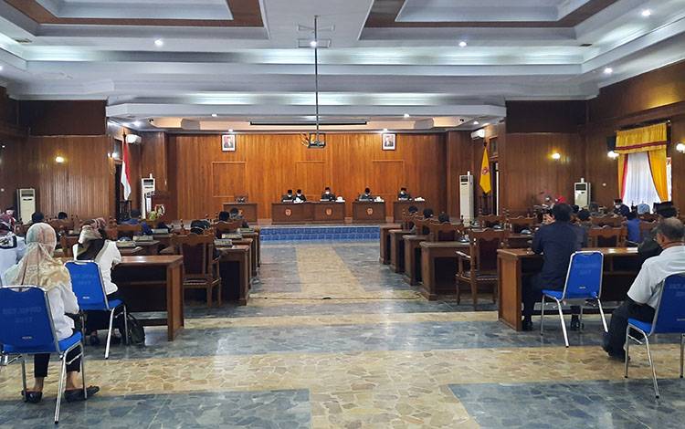Seluruh Fraksi DPRD Kobar Baru Sepakati 2 dari 3 Buah Ranperda yang Diusulkan Pemda