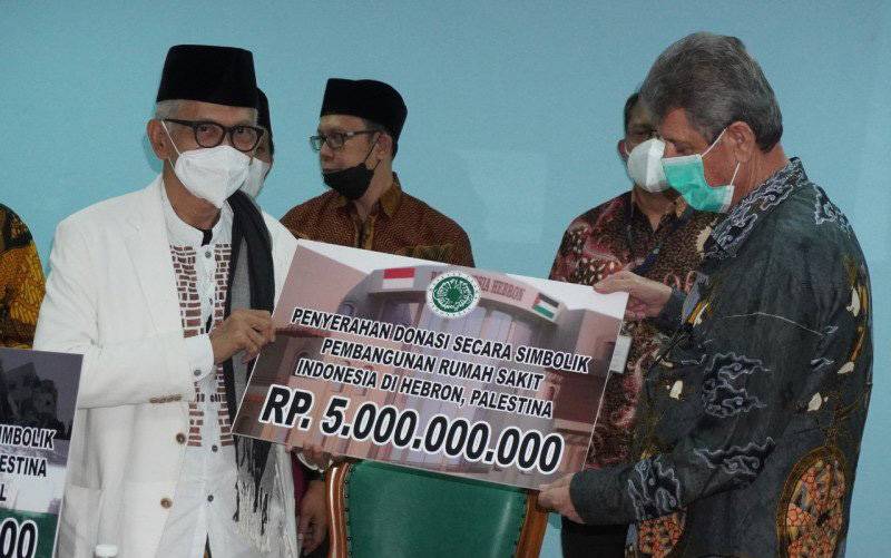 MUI Serahkan Rp19,3 Miliar untuk Pembangunan Rumah Sakit di Palestina