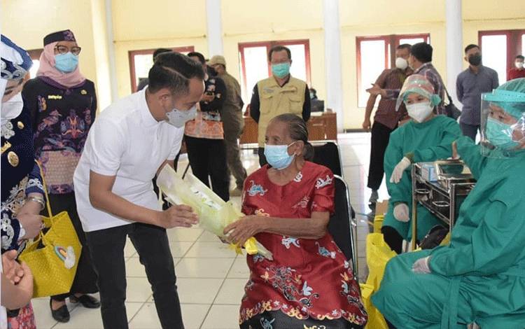 Vaksinasi Lansia di Palangka Raya Baru 273 Orang
