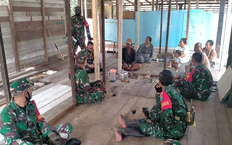 Koramil 1016-06/Kurun Perkuat Hubungan TNI dan Masyarakat Melalui Komsos