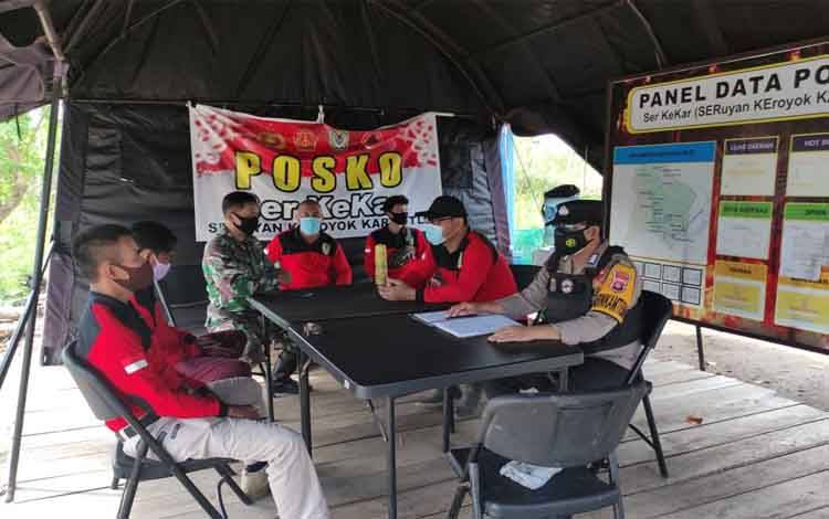 Polres Seruyan Bersama Personel Gabungan Siaga di Posko SeKeKar
