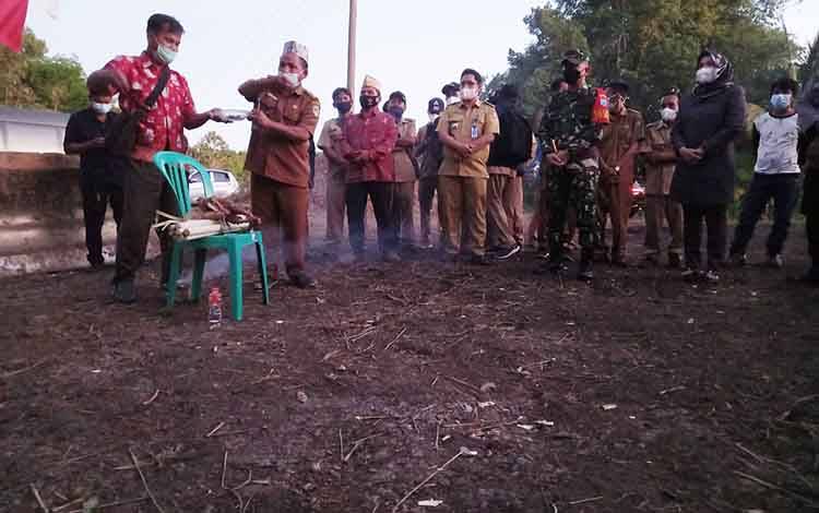 Doa Bersama dan Ritual Adat Warnai Pra TMMD ke 111 Kodim Muara Teweh