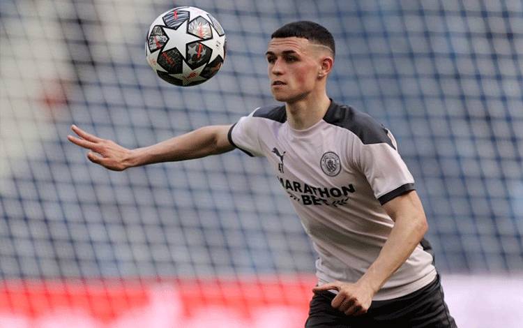 Fernandinho Nilai Phil Foden Kian Dewasa dan Tumbuh Pesat
