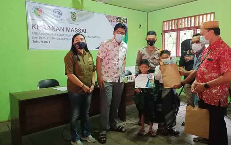 Sunatan Massal di Desa Persil Raya Diikuti 15 Anak