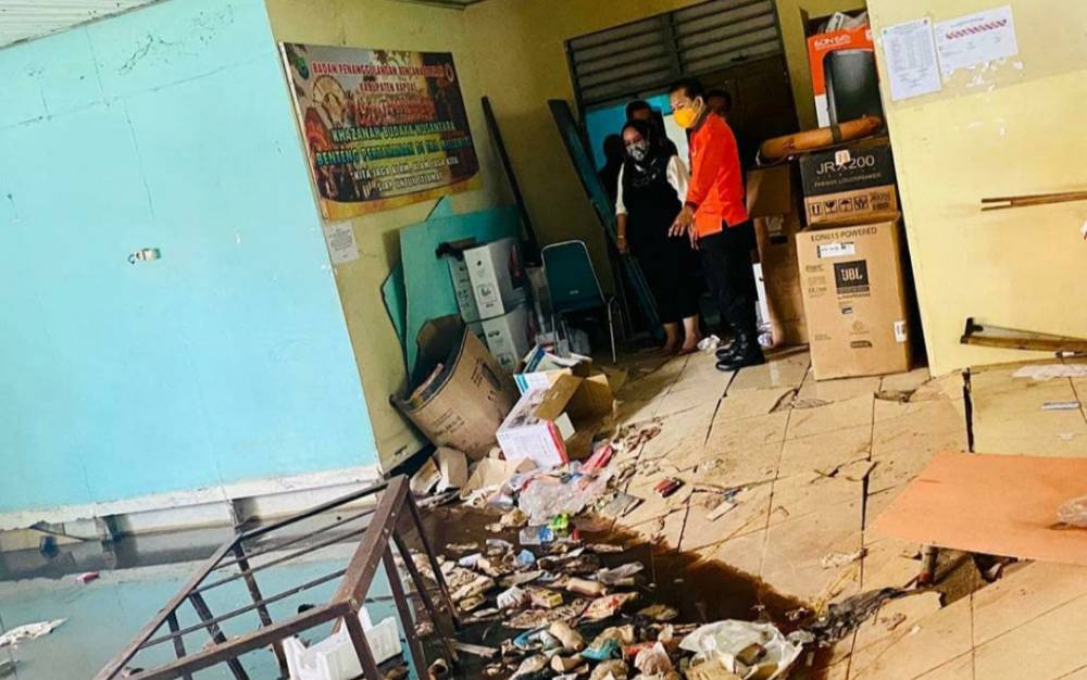 Wakil Ketua III DPRD Kalteng Prihatin dengan Kerusakan Kantor BPBD Kapuas