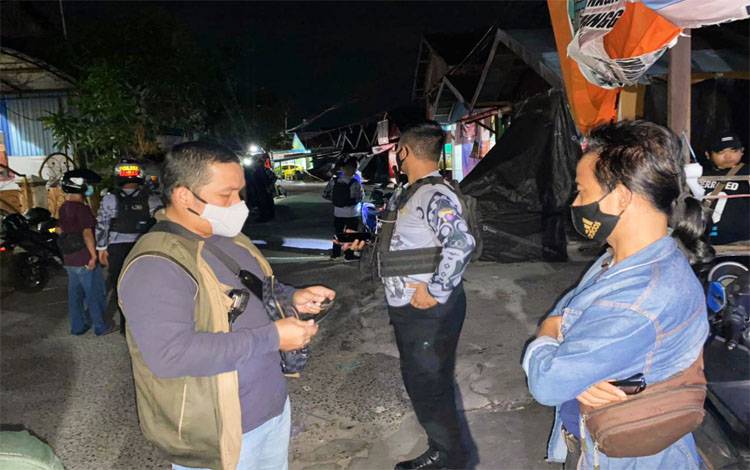Polisi Amankan 3 Pria Bawa Sajam dalam Pengaruh Obat