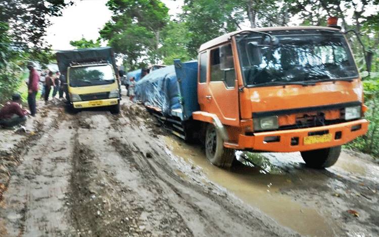 Ruas Jalan Rusak di Kalteng Perlu Segera Diperbaiki