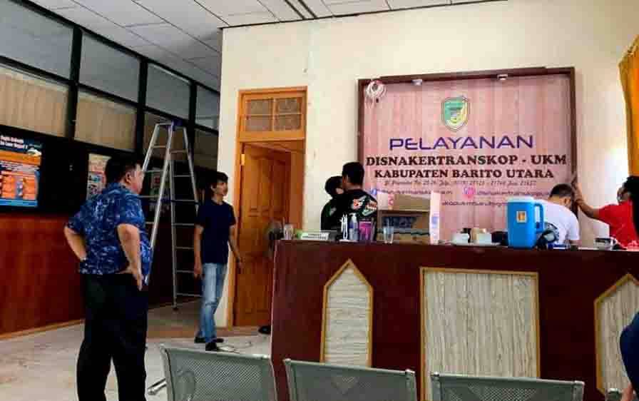 Disnakertranskop dan UKM Barito Utara Permudah Pelayanan Pencari Kerja