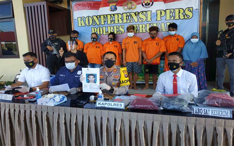 Polisi di Seruyan Dikeroyok Pemuda Mabuk