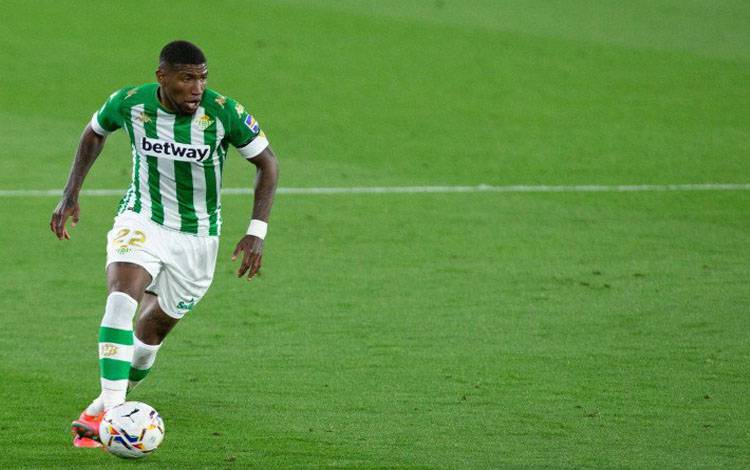 Barcelona Dapatkan Emerson Royal dari Real Betis