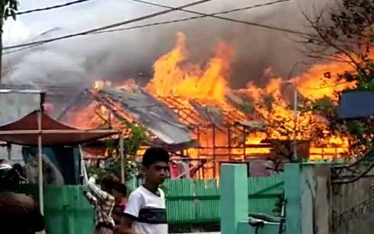 Rumah Milik Ketua RT di Sampit Hangus Terbakar