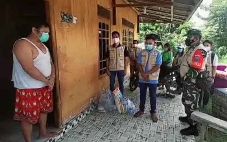 Isolasi Mandiri, Warga Rangan Tate Dapat Bantuan