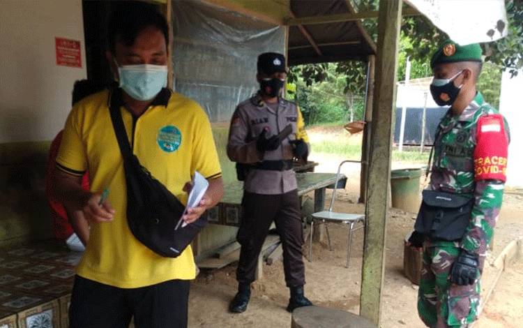 Tim Gabungan di Kecamatan Arut Utara Lakukan?Tracing Rumah Warga Terkonfirmasi Covid-19