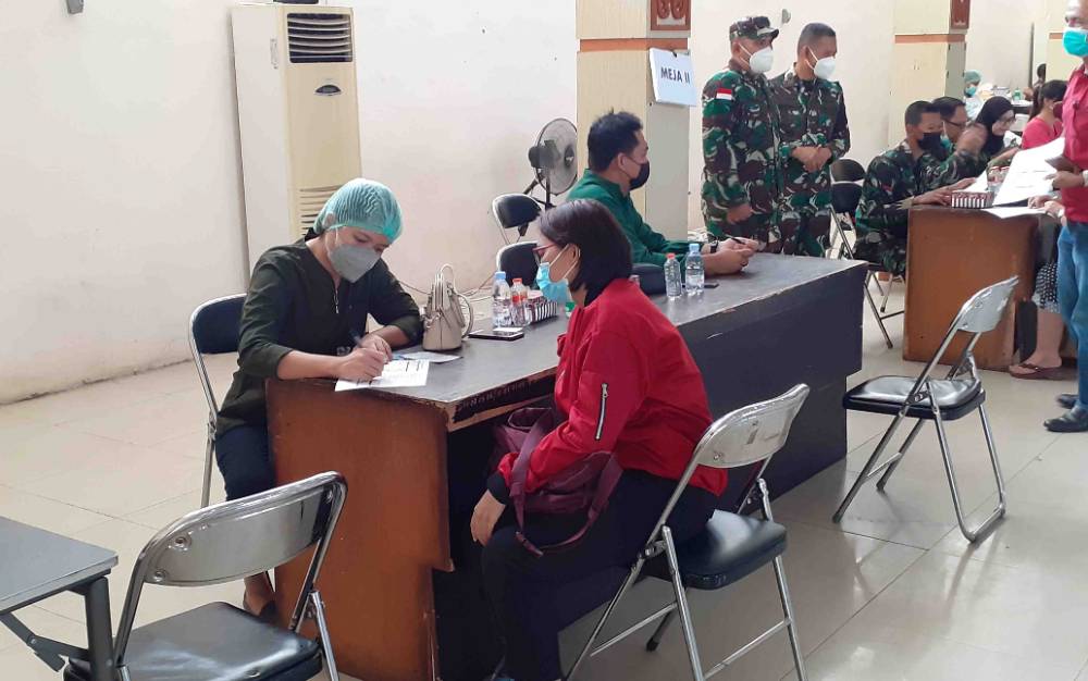 Dukung Pembelajaran Tatap Muka, Pemprov Berikan Vaksin Dosis ke-II Bagi Tenaga Pendidikan